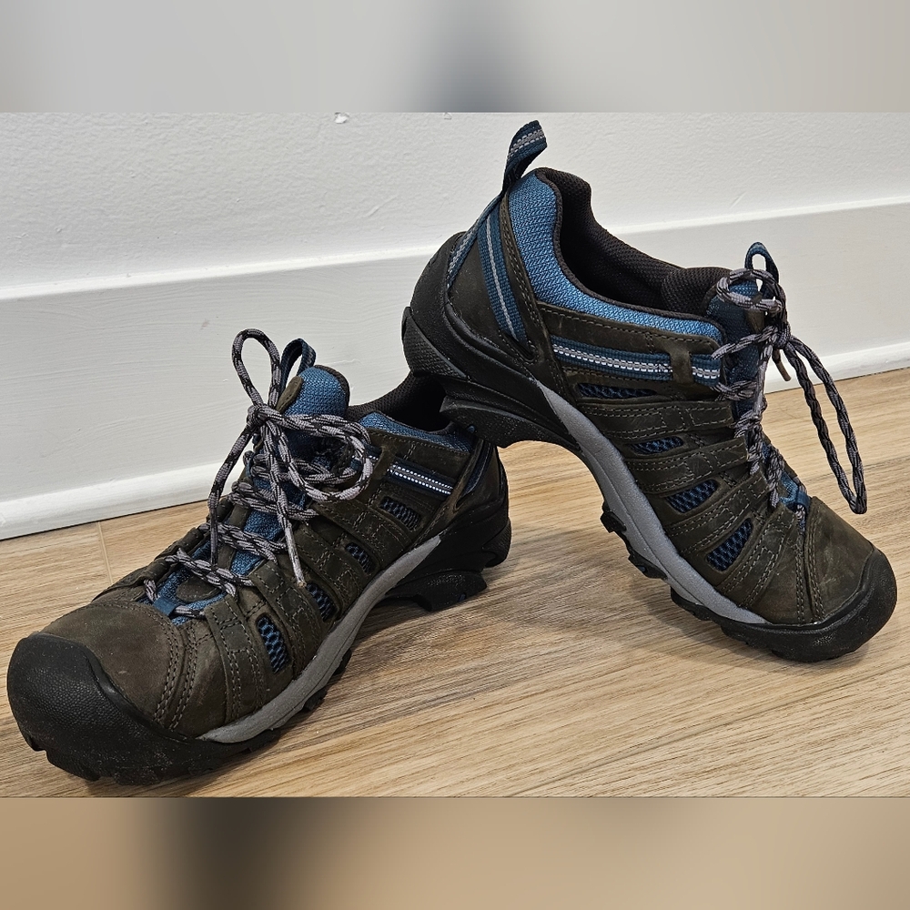 Men's KEEN Voyageur Hiker Size 8